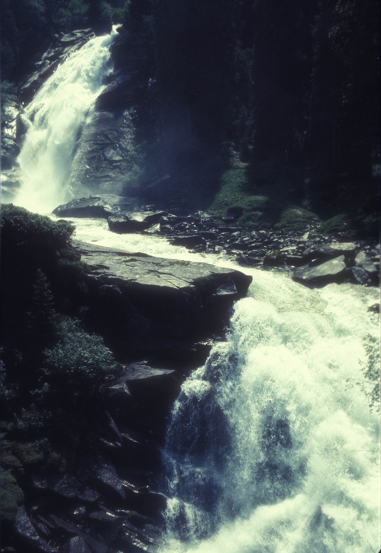 380 Meter tosendes Wasser